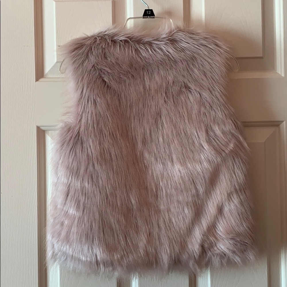 Cherokee | Kids Faux Fur Vest - Picture 6 of 7